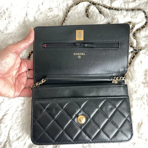 Chanel Quilted Lambskin Pearl Crown Clutch On Chain - Picture 12 of 16